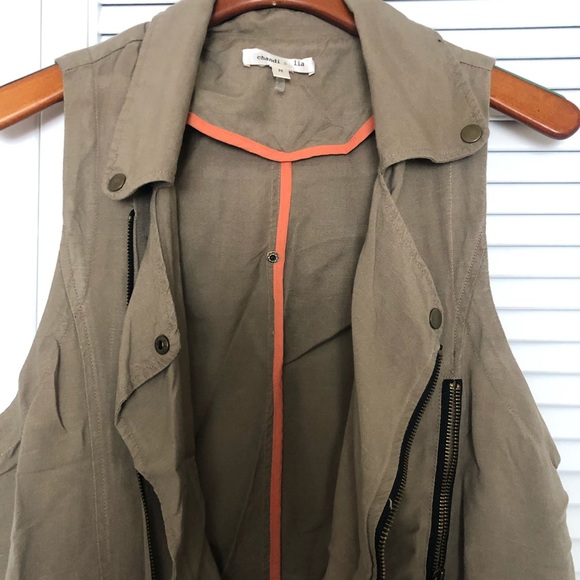 Vest - Picture 4 of 7